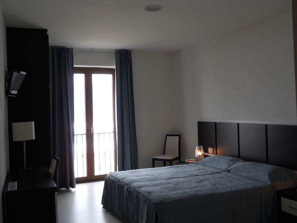 Buddi Hotel Platamona Exterior foto