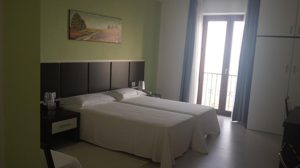 Buddi Hotel Platamona Quarto foto