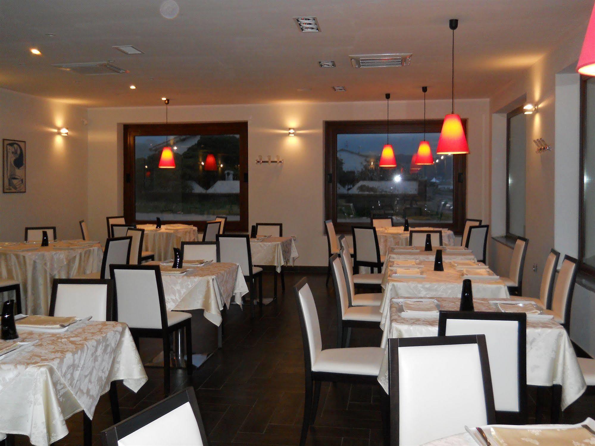 Buddi Hotel Platamona Exterior foto